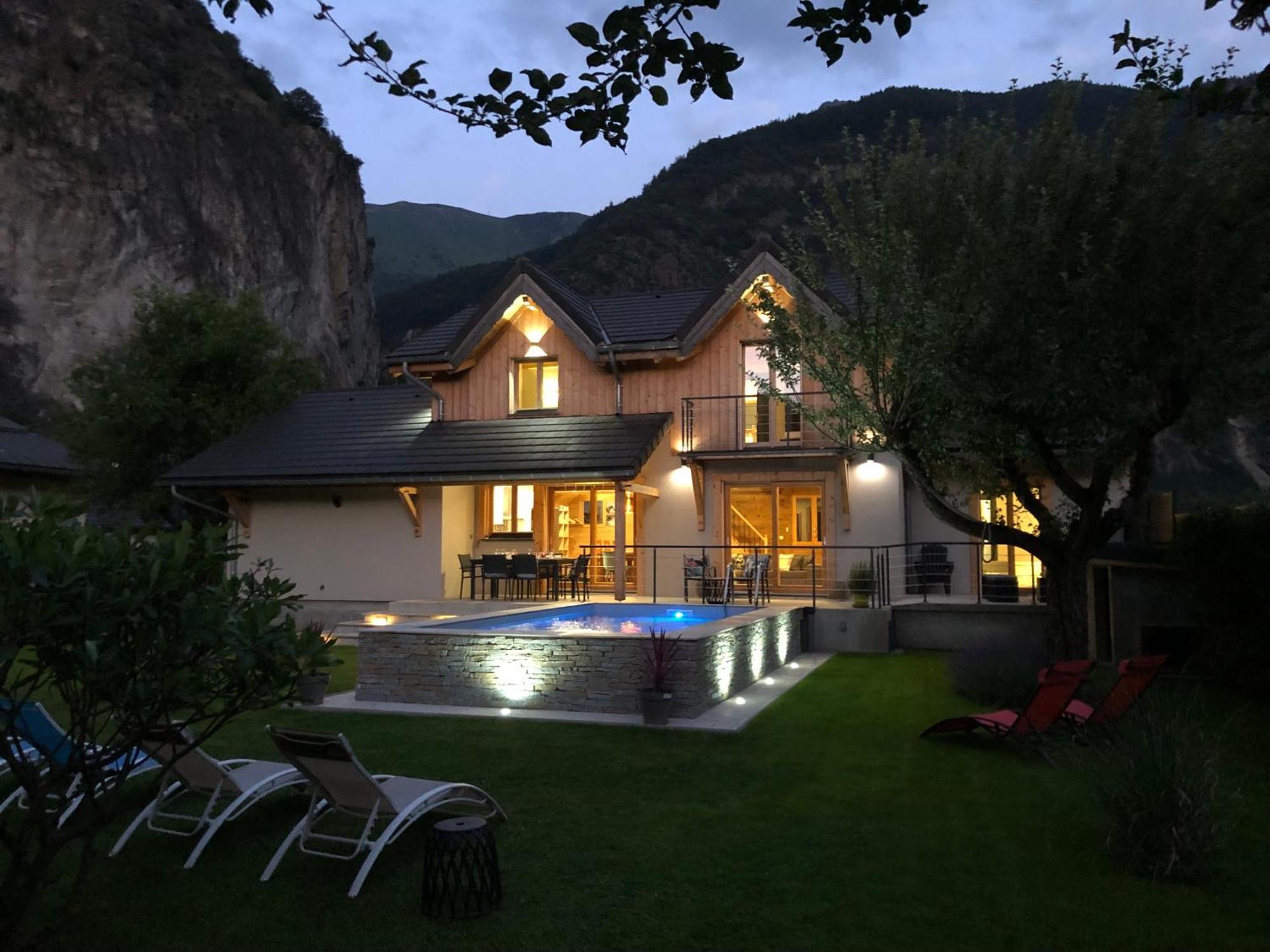 Chalet Barbara With Swimming Pool In The Heart Of Oisans Le Bourg-dʼOisans Dış mekan fotoğraf